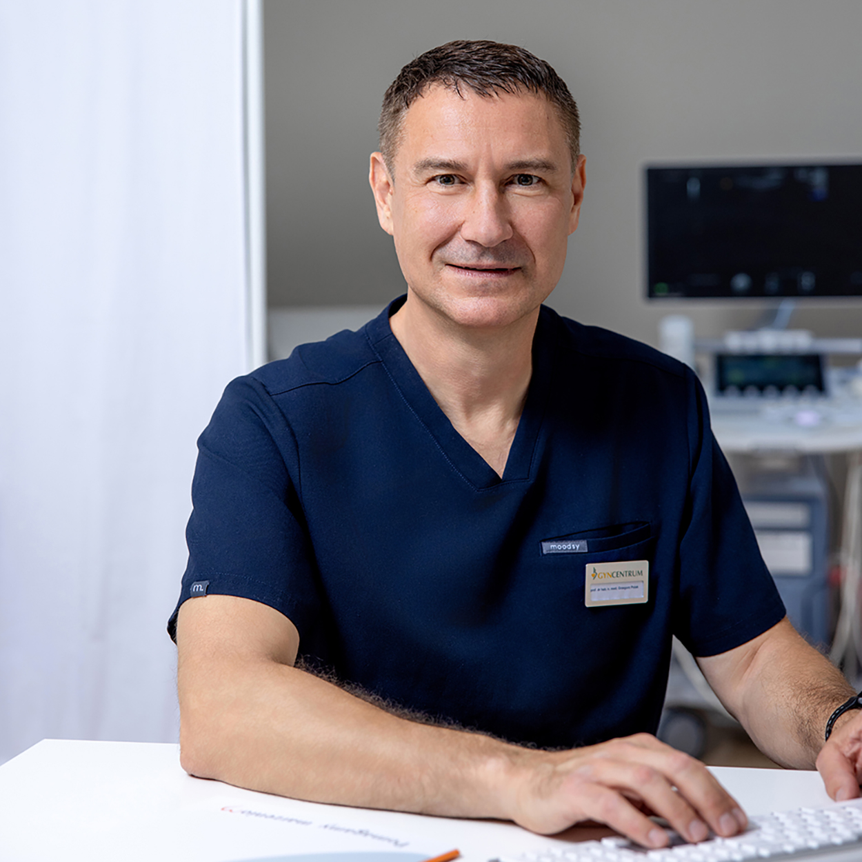 107A2520 kopia2 Skleroterapia torbieli jajników